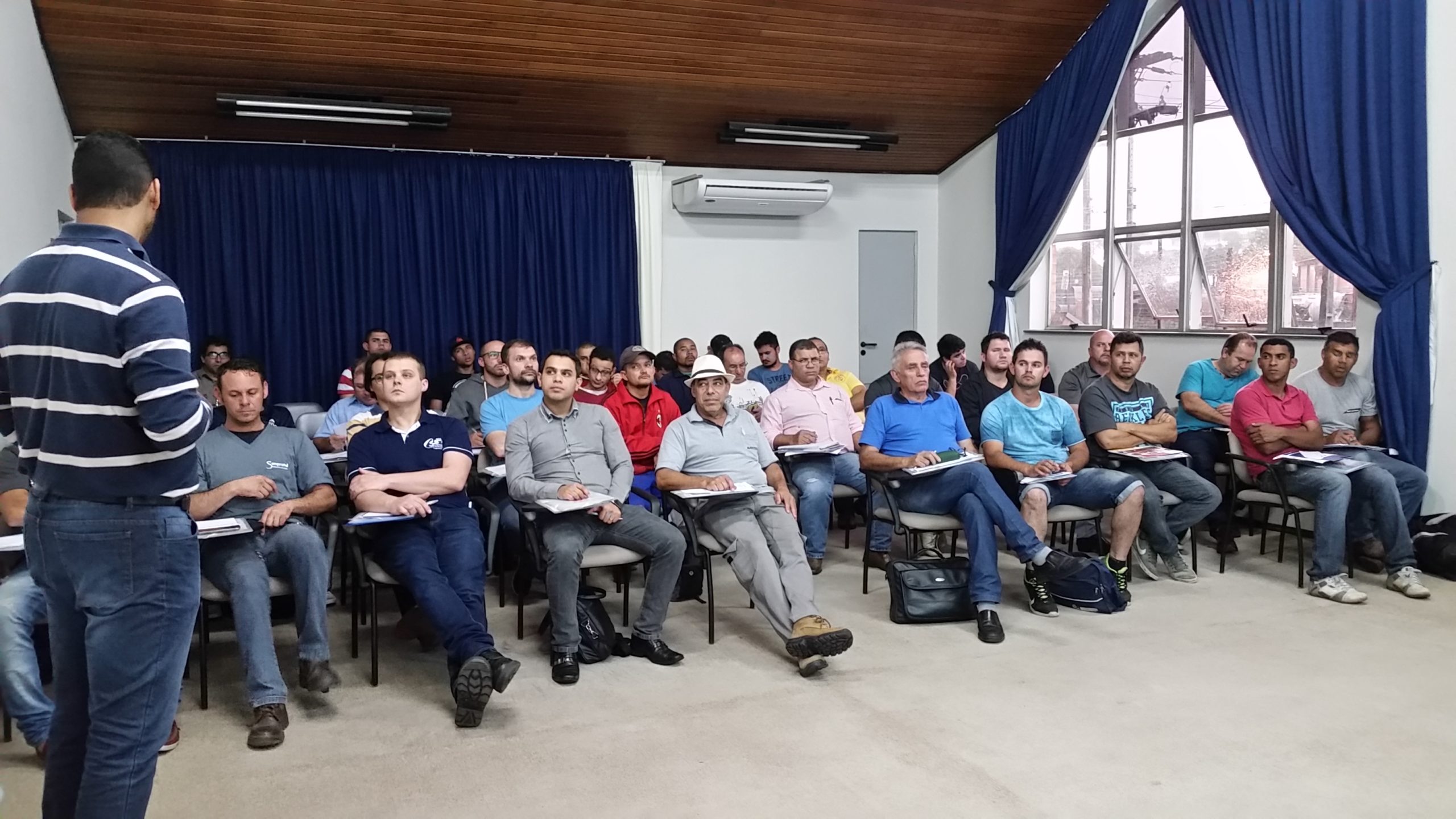 Clamper e SINELTEPAR promovem treinamentos sobre DPS em Curitiba